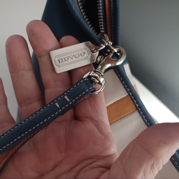 VINTAGE 6IN MATCHED WRISTLET & LARGE 15IN WIDE COACH BLUE STRIPED HOBO ERGO BAG - Picture 17 of 17